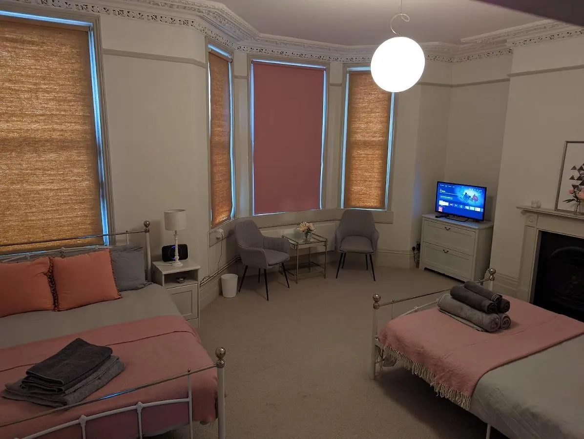 Beautiful City Guesthouse Bath Guest house