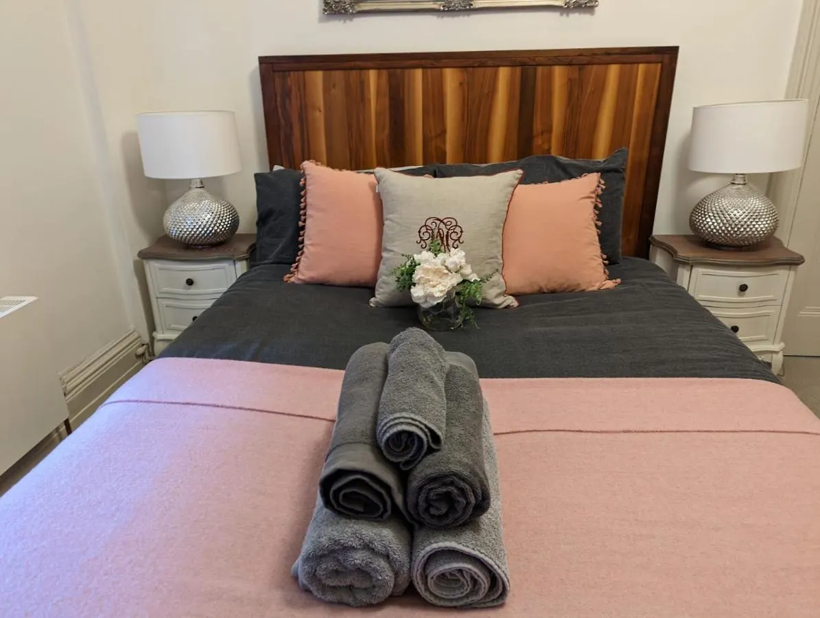 Beautiful City Guesthouse Bath Guest house